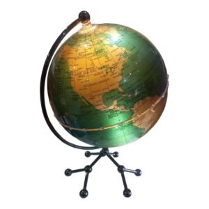 Globo terráqueo Gloter 20 cm frontal Globo terráqueo Gloter de 20 cm con mapa político verde y dorado, meridiano y base de metal negro, vista frontal